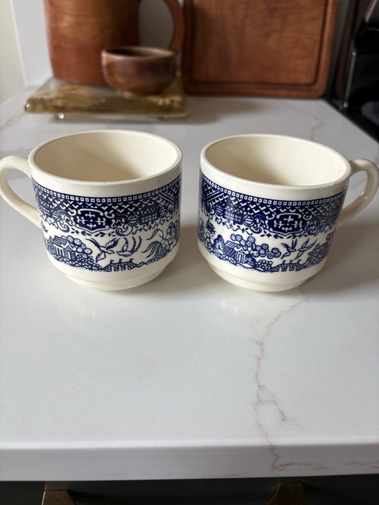 Willow Other - Blue Willow Pattern Ceramic Mugs - Ivory and Blue, Set of 2 Vintage VGUC
